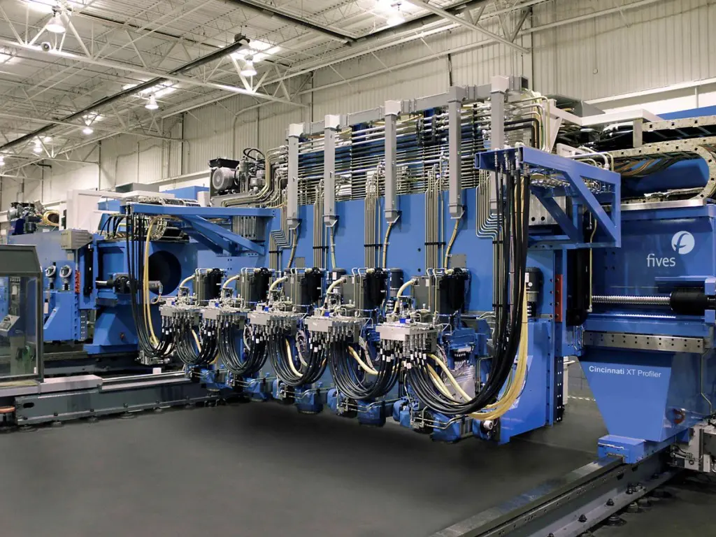 Fives verspaant titanium met vijf spindels featured image