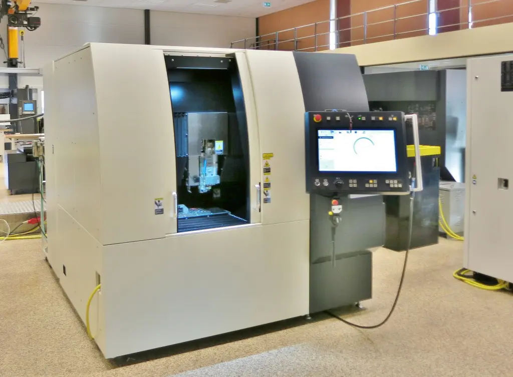 Ter Hoek vangt laserstraal in waterkamer featured image