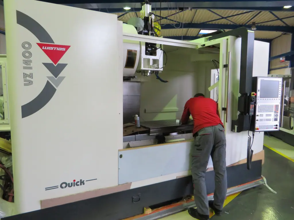 Montage-werkzaamheden aan een bewerkingscentrum bij Wemas in  Seesen