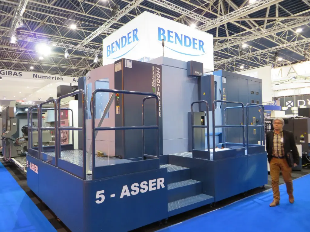 Een impressie van de beursvloer van de Techni-Show in 2014: een grote vijfasser op de stand van Bendertechniek (foto: Reinold Tomberg)