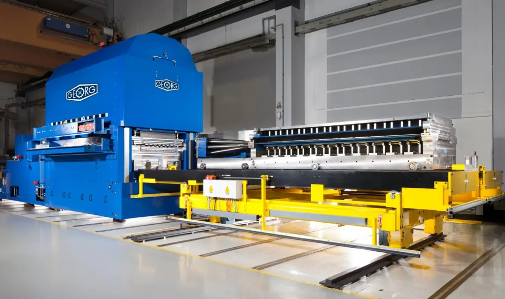Enorme richtmachine voor aluminium plaatmateriaal featured image