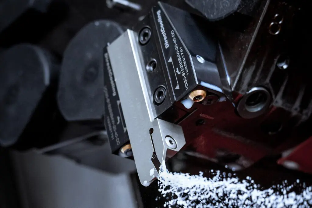 Toolhouder met gerichte koeling op snijkant featured image