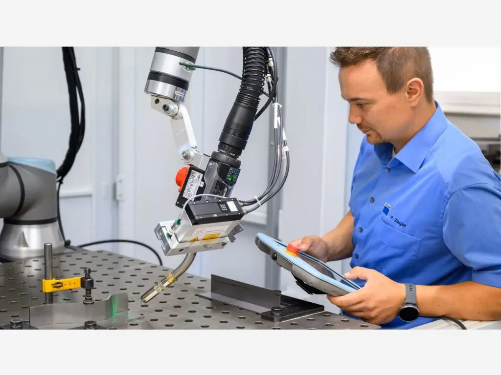 Smart booglasrobot Trumpf programmeert eigen lasproces featured image