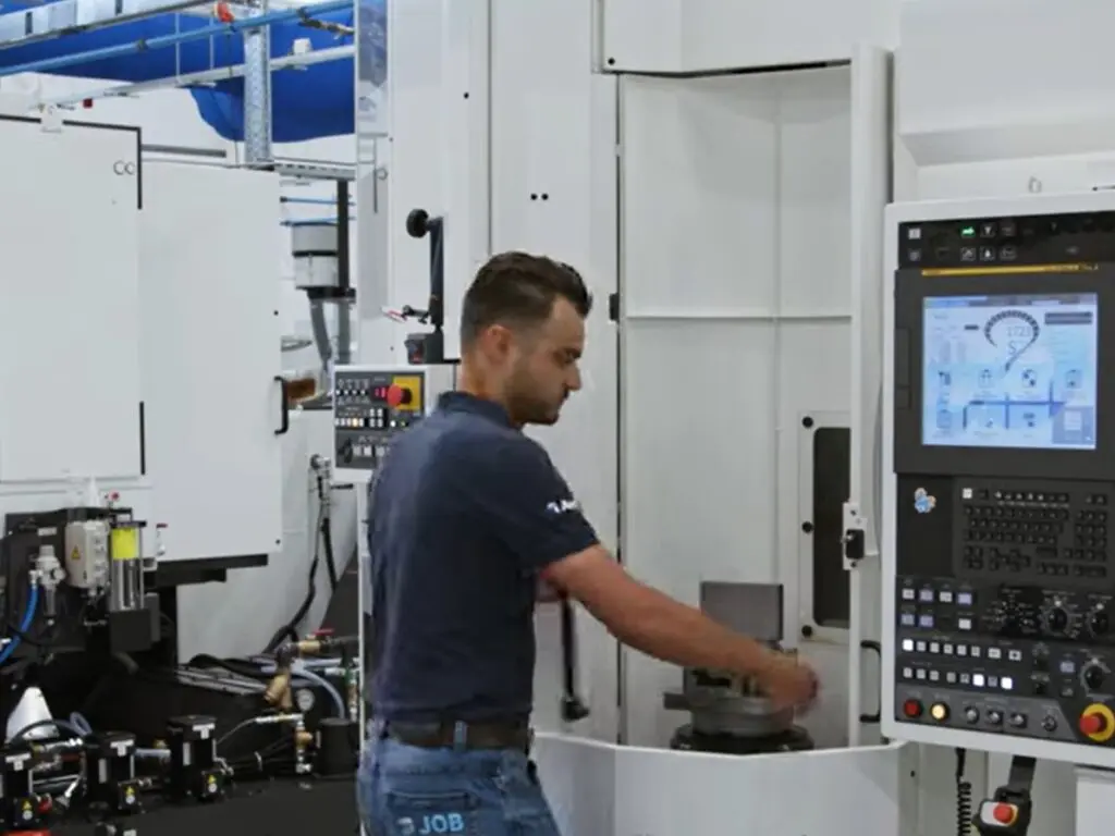 Job Precision heeft 11 Yasda's.
