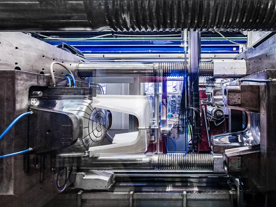 De gereedschaps- en matrijzenbouw is de ruggengraat van de industriële productie, stelt de VDWF. Het vormt de basis om talrijke onderdelen uit kunststof, metaal en andere materialen te vervaardigen die overal in het dagelijkse leven gebruikt worden.